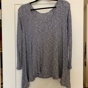 Long sleeve grey top